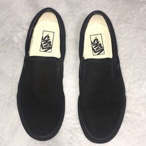 ALL BLACK SLIP ON VANS